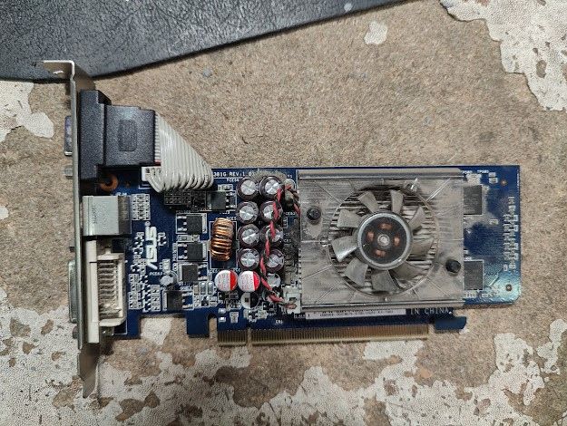 Видеокарта ASUS GeForce 8400 GS EN8400GS/HTP/256M/A 256MB PCI-E № K252305105 - фото фото фото 0