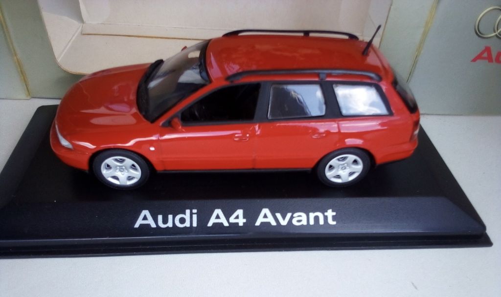 1/43 MINICHAMPS AUDI A4 B5 AVANT - фото фото фото 4