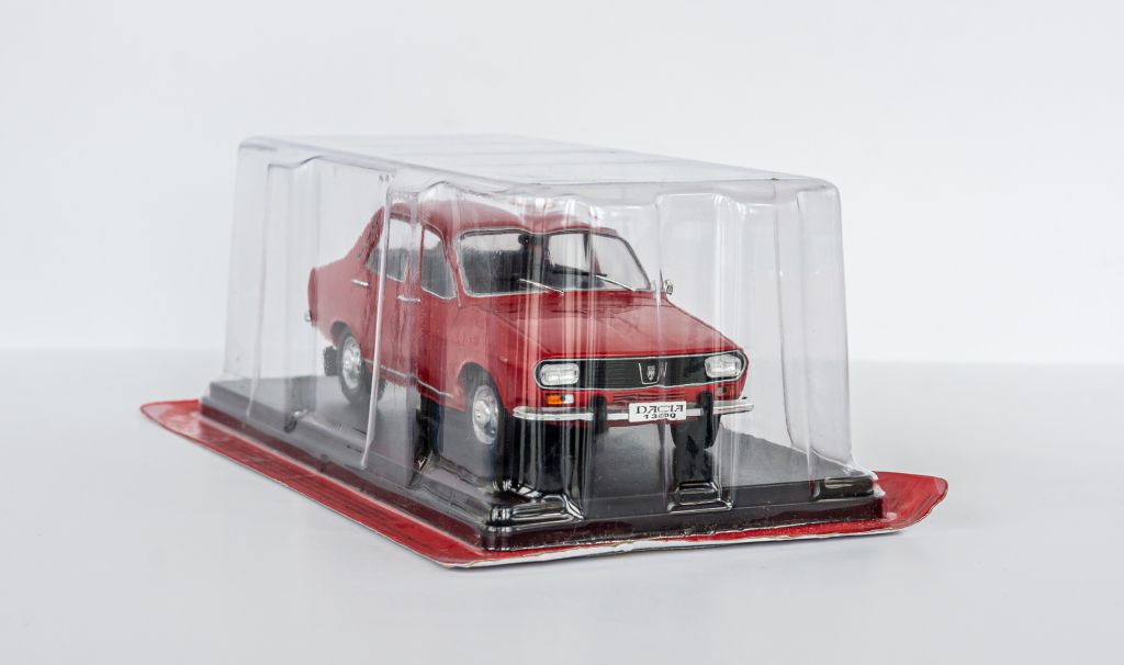 1:24 Dacia 1300 1970 red, Hachette - фото фото фото 2