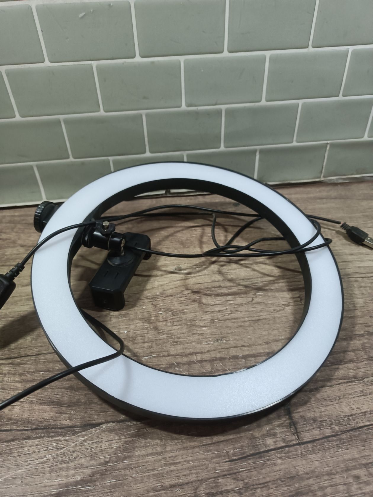 Кільцева LED лампа AIXPI Model L218 зі штативом для телефону 3848 - фото фото фото 4