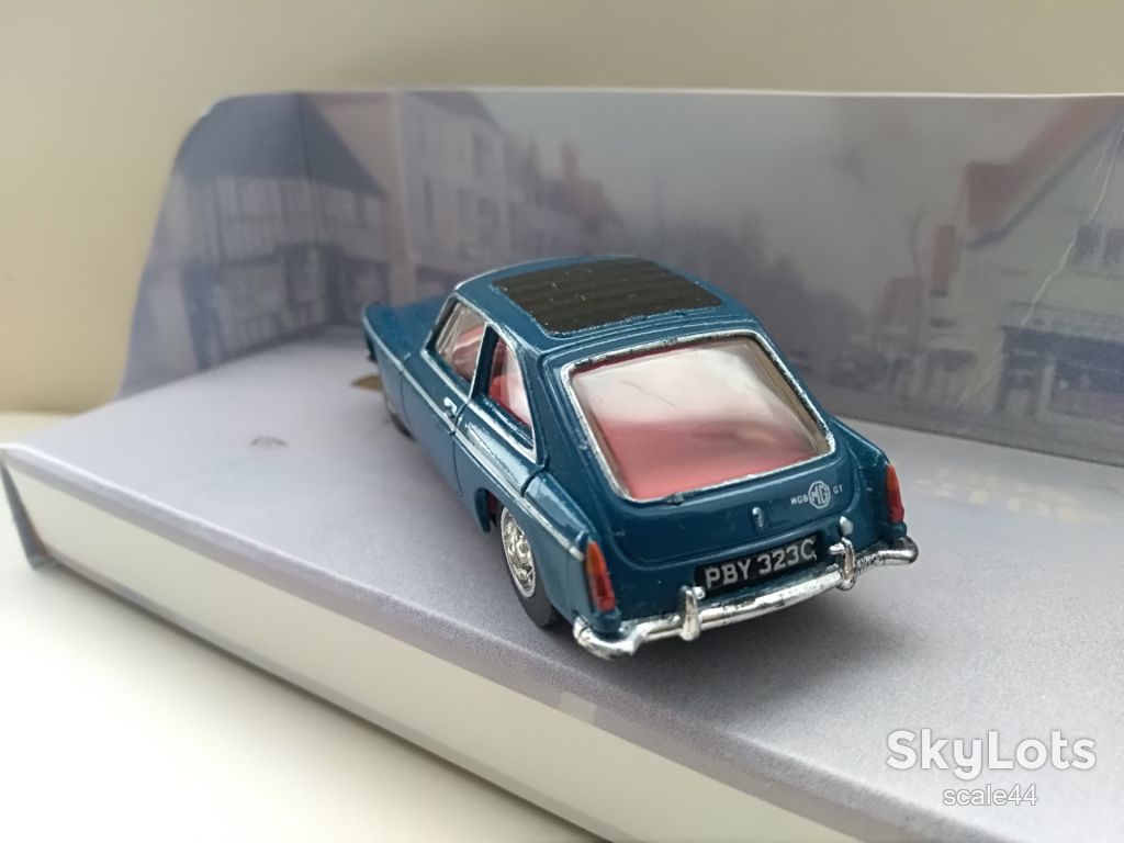 MGB GT V8 1973.Dinky.1/43 - фото фото фото 3