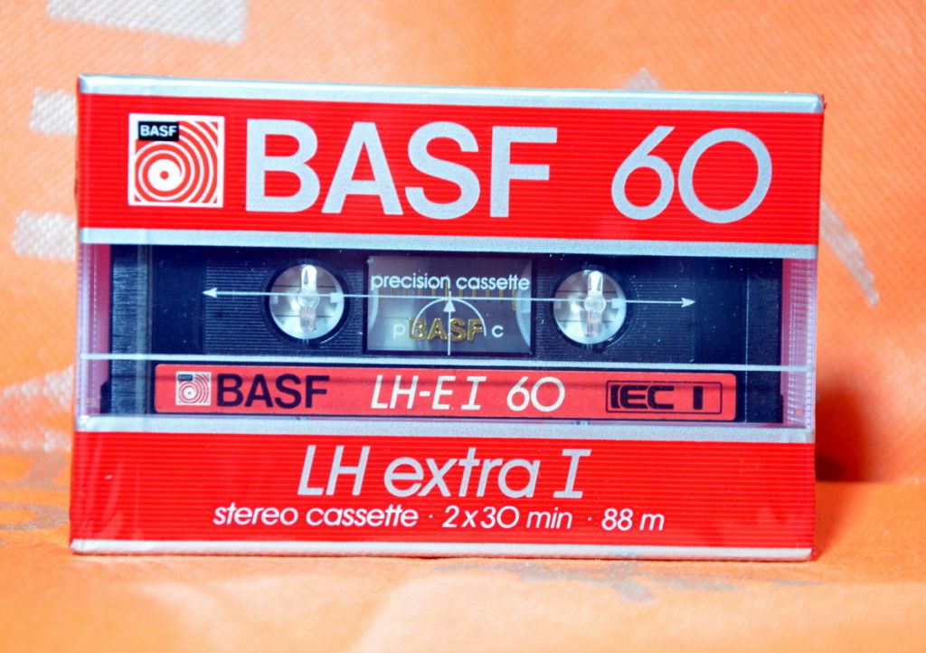 Аудио кассета BASF LH Extra I  60  Франция 1985  запечатана - фото фото фото 0