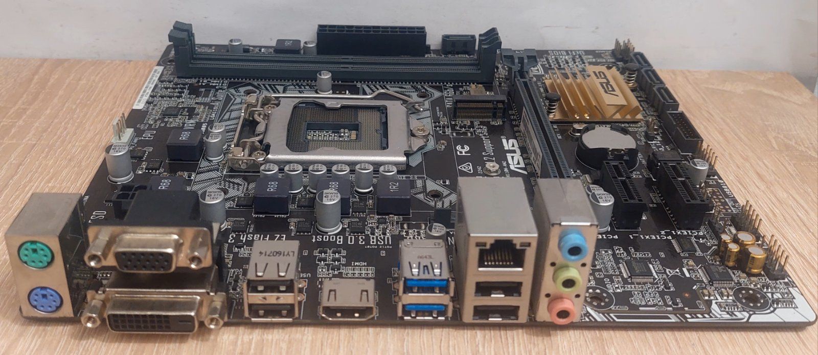 Материнська плата Asus H110M-A/M.2  / Socket 1151 / MicroATX /  2 x DDR4 / б/в - фото фото фото 2