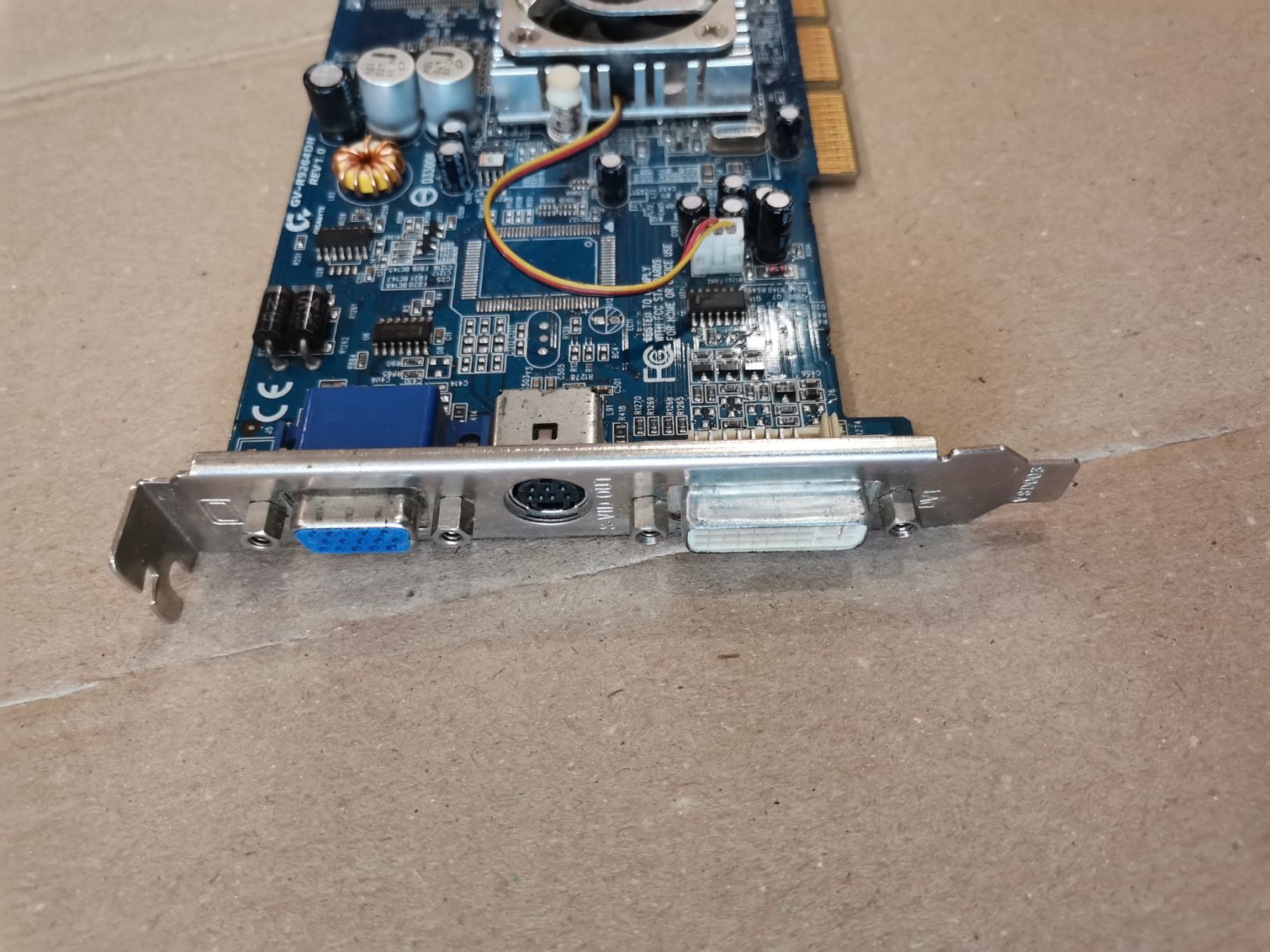 Видеокарта Gigabyte GV-R9264DH AGP 8X - фото фото фото 1