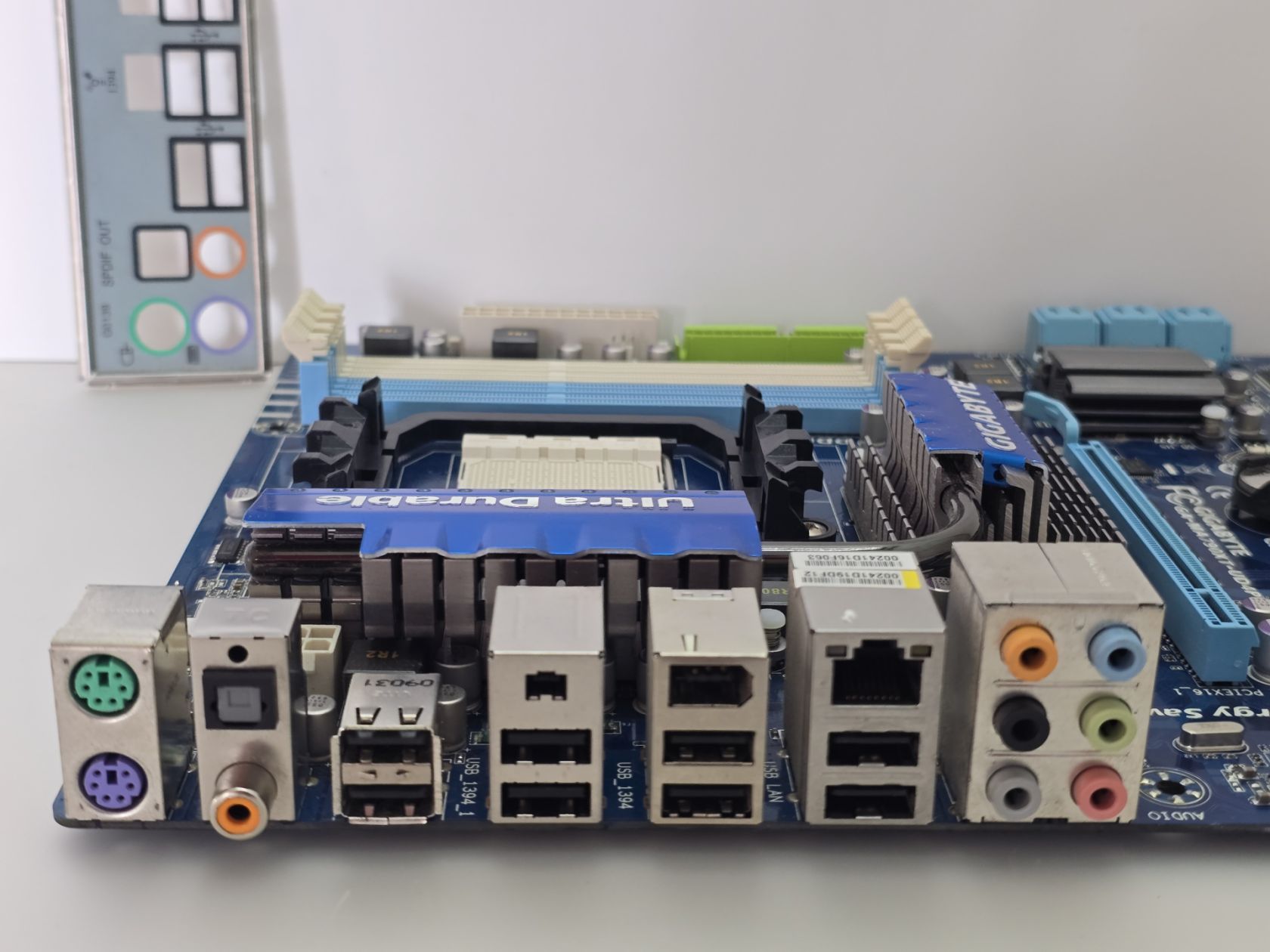 Материнська плата GIGABYTE GA-MA790XT-UD4P  (Socket AM3 ,DDR3,б/у) - фото фото фото 1