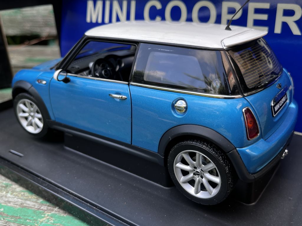 Mini Cooper S by AutoArt 1:18 - фото фото фото 5