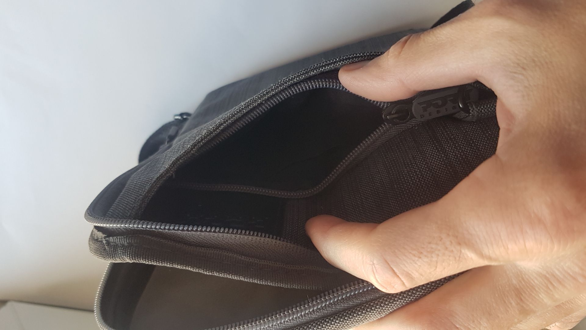 Cумка чехол для планшета PortDesigns Venice Tablet Bag 10,1 дюйма - фото фото фото 7