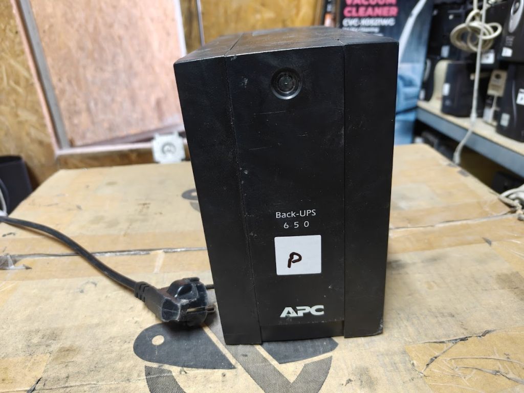ИБП Бесперебойник UPS 650 VA / ВА APC Back BC650-RS № 260804200 - фото фото фото 0