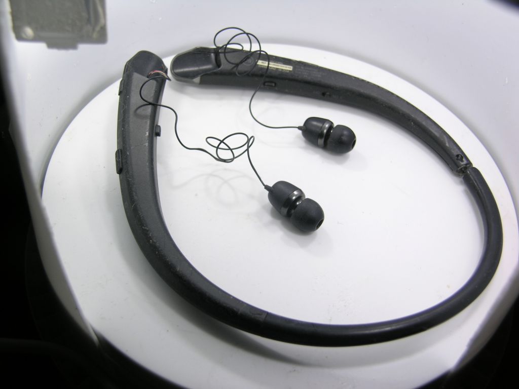 Bluetooth гарнитура Harman Cardon LG Tone HBS-910 - фото фото фото 3