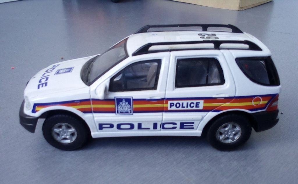 1/43 Hongwell Mercedes Benz ML Police  Cararama - фото фото фото 0