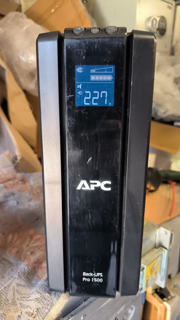 Безперебійник APC BACK-UPS Pro 1500 BR1500G-RS - фото фото фото 0
