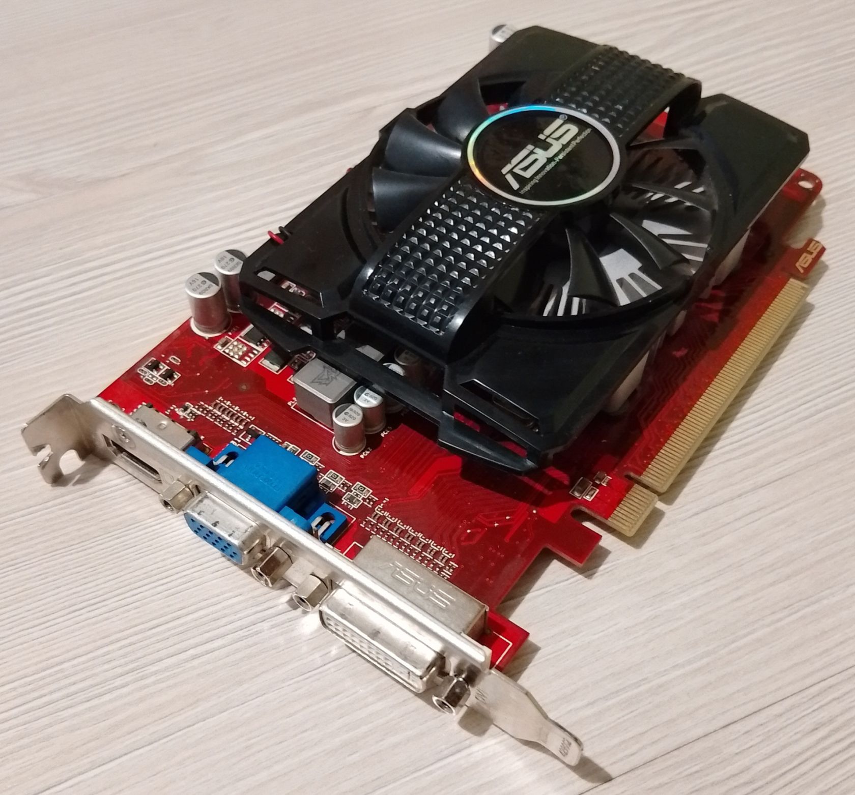 Asus Radeon HD6670 1GB 128bit GDDR3 VGA, DVI, HDMI - фото фото фото 2