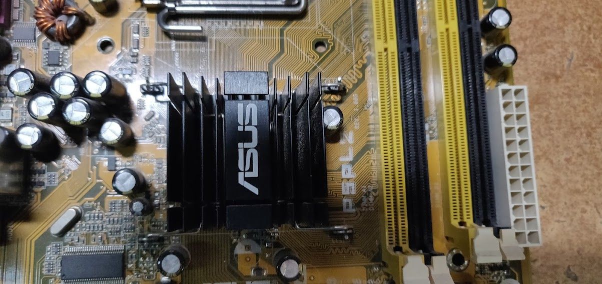 Мат. плата ASUS P5PL2 LGA775 i945PL PCI-E+GbLAN SATA ATX 4DDR2 № 211110 - фото фото фото 1