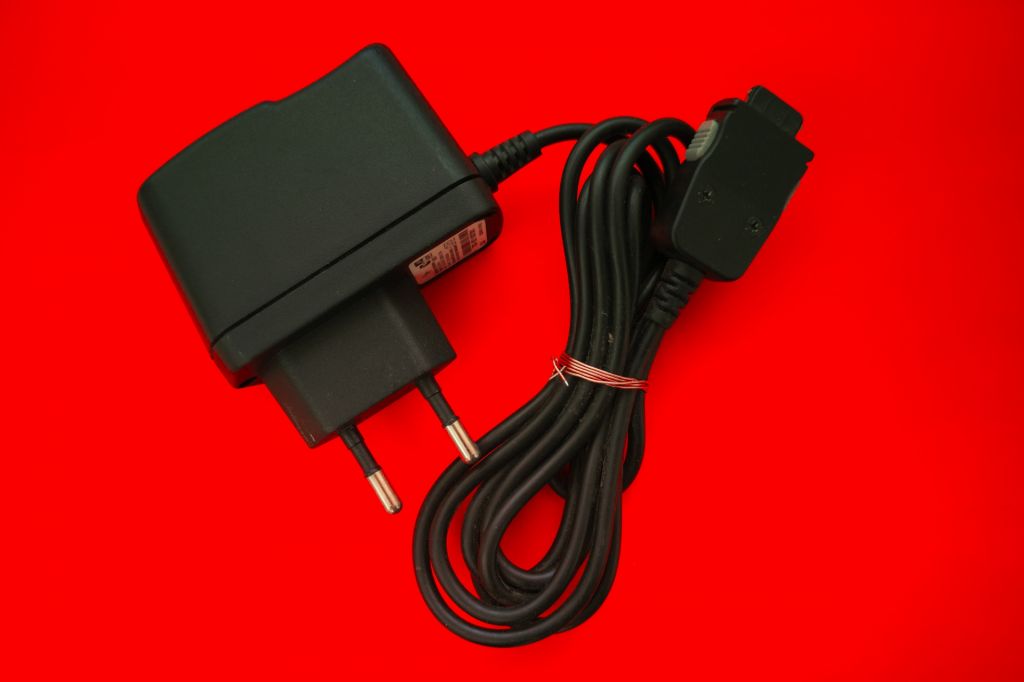 Зарядка зарядное устройство Fly SL100 TS202W19 5V, 400 mA - фото фото фото 1