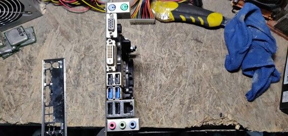 Мат.плата ASRock FM2A75M-DGS SocketFM2 AMD A75 PCI-E+Dsub+DVI+GbLAN SATA RAID MicroATX 2DDR3 №200112 - фото фото фото 2