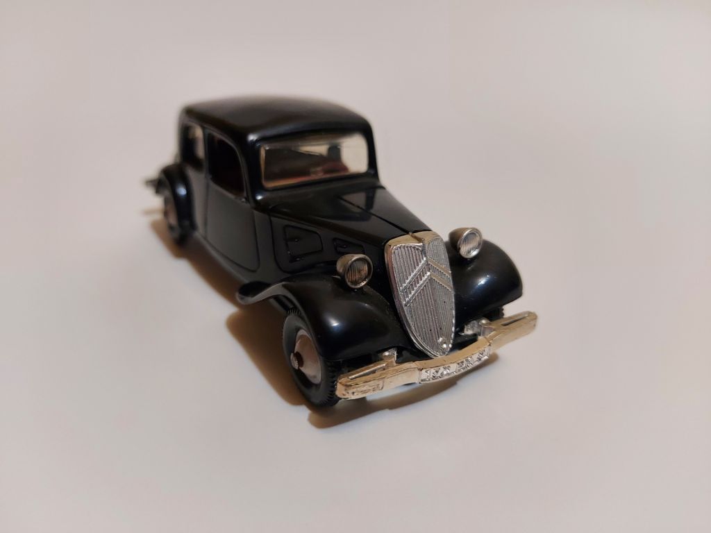 Norev 1:43  (plastic) Citroen 11 A  (1936) - фото фото фото 6