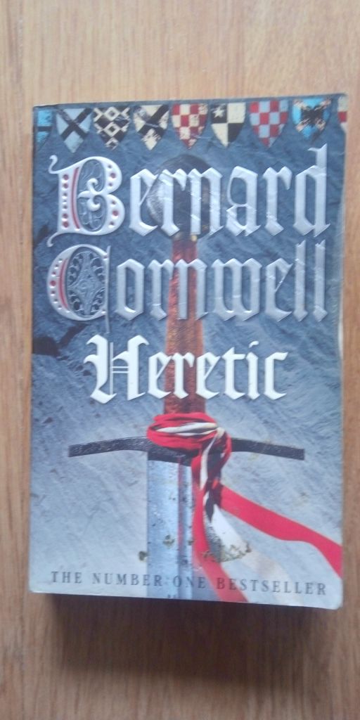 Heretic Bernard Cornwell English на Английском книга - фото фото фото 0