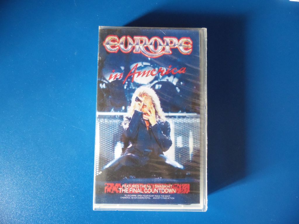 Видеокассета VHS Europe "In America" - фото фото фото 0