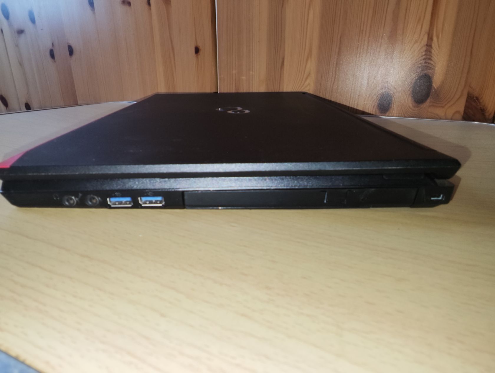 Fujitsu LifeBook E556  Core i3-6100U - фото фото фото 7