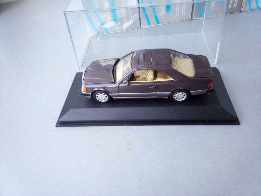 1/43 Minichamps Mercedes-Benz 300 CE-24 W124 Coupe - фото фото фото 0