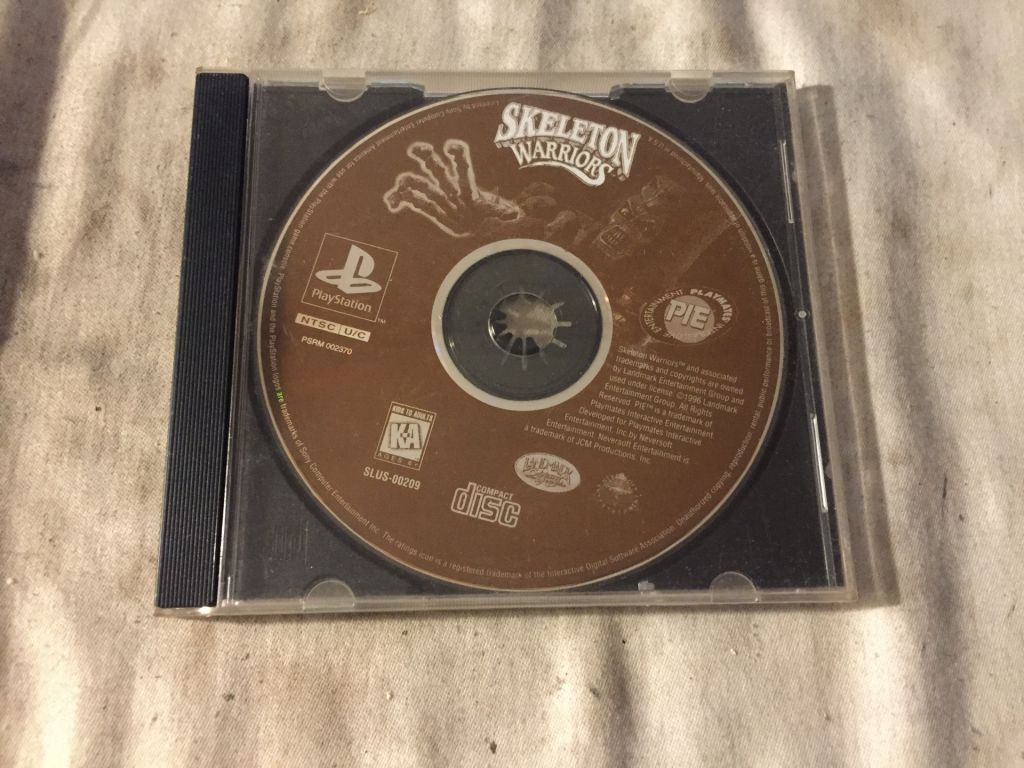 Диск Sony Playstation 1 - Sceleton Warriors. Не оригинал! - фото фото фото 0