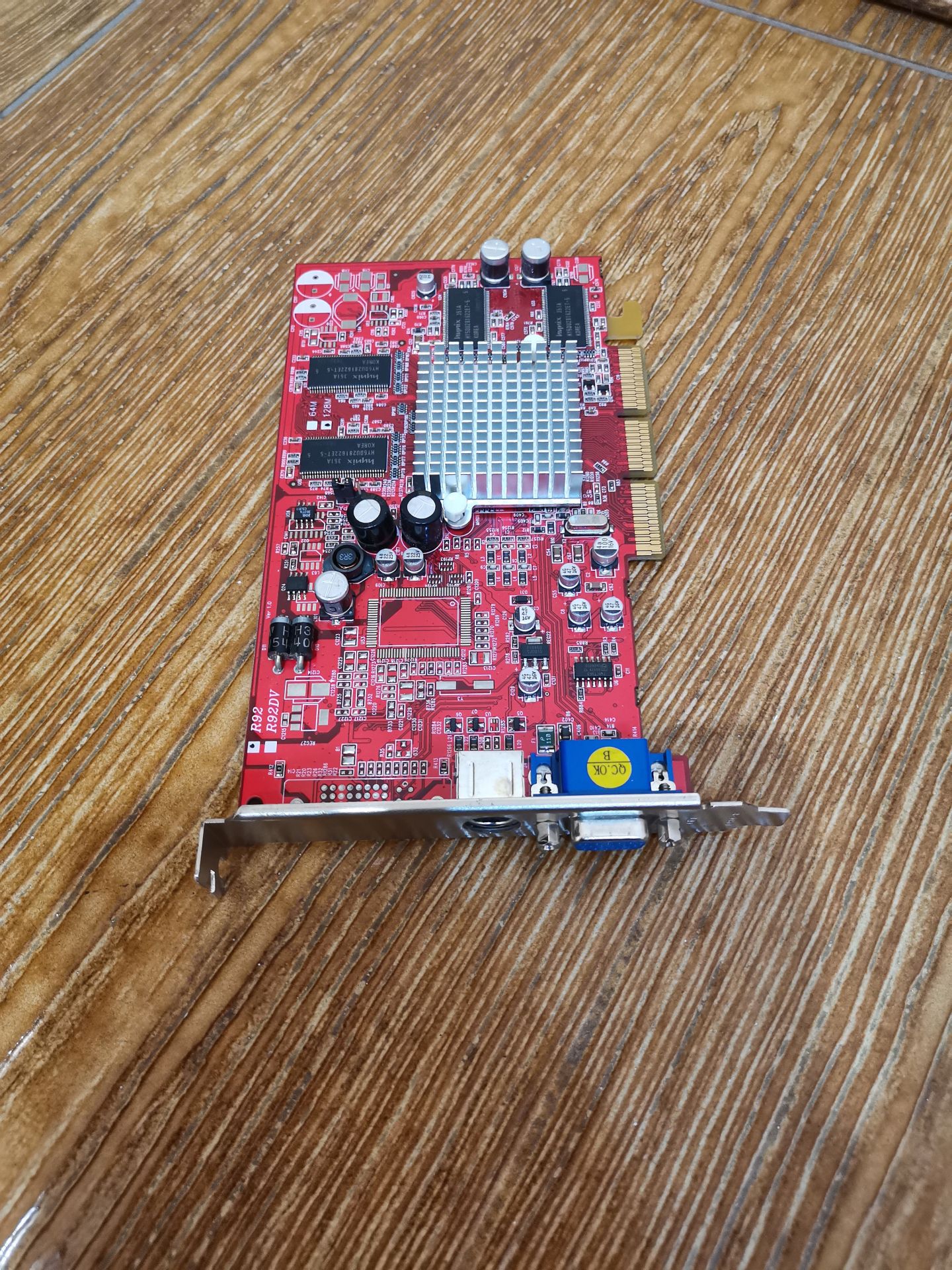 Видеокарта ATI Radeon 9200 AGP 4X/8X - фото фото фото 0