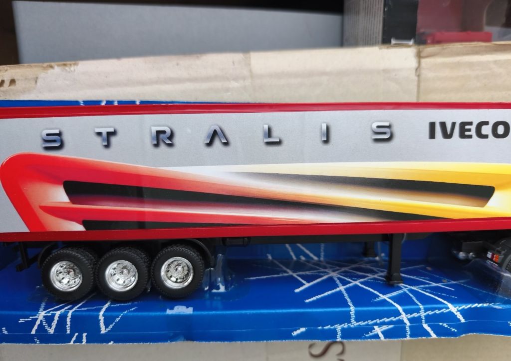 Iveco Stralis  by New Ray 1/43 - фото фото фото 4