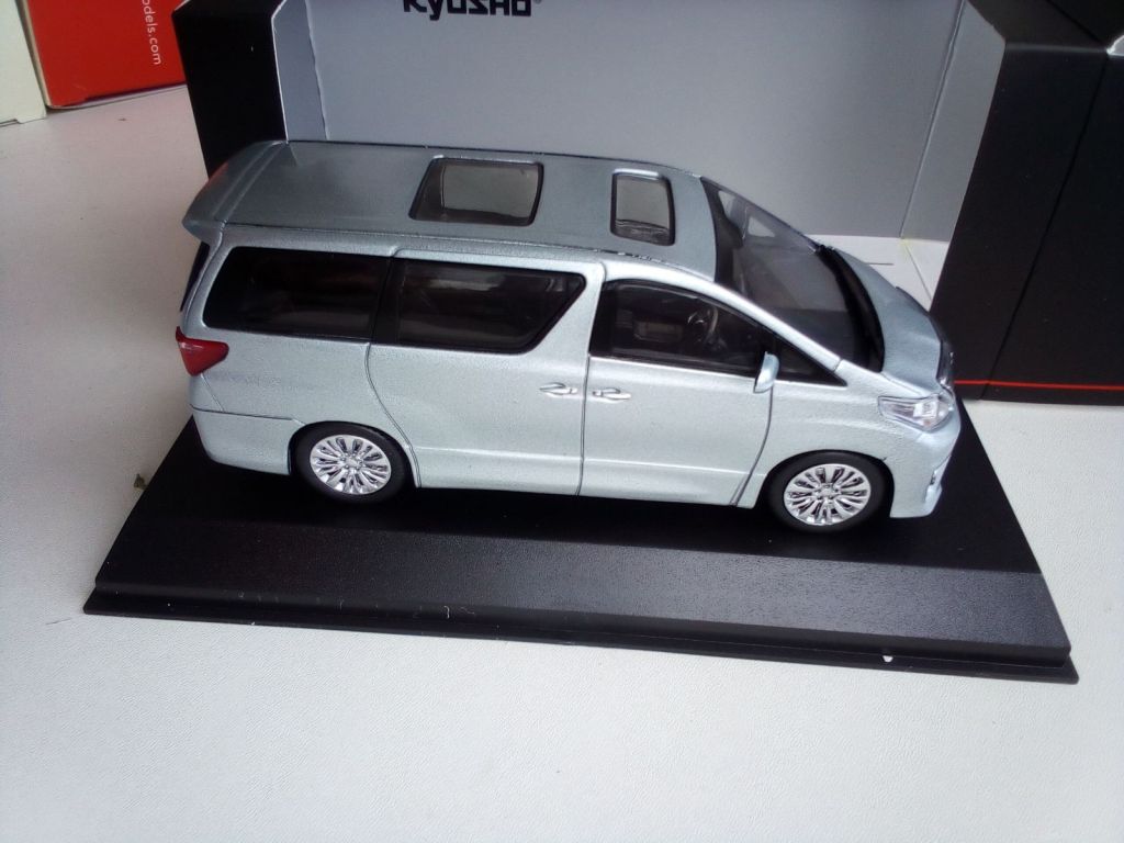 Toyota Alphard by Kyosho 1:43 - фото фото фото 1