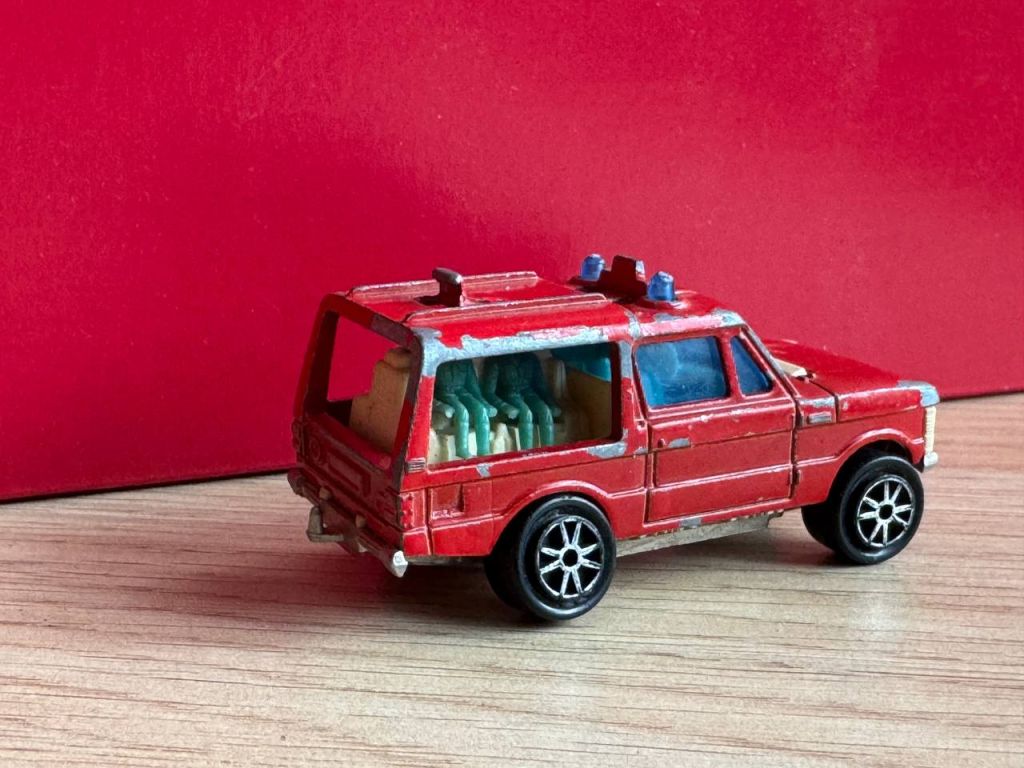 Range Rover 1/60 Majorette - фото фото фото 2