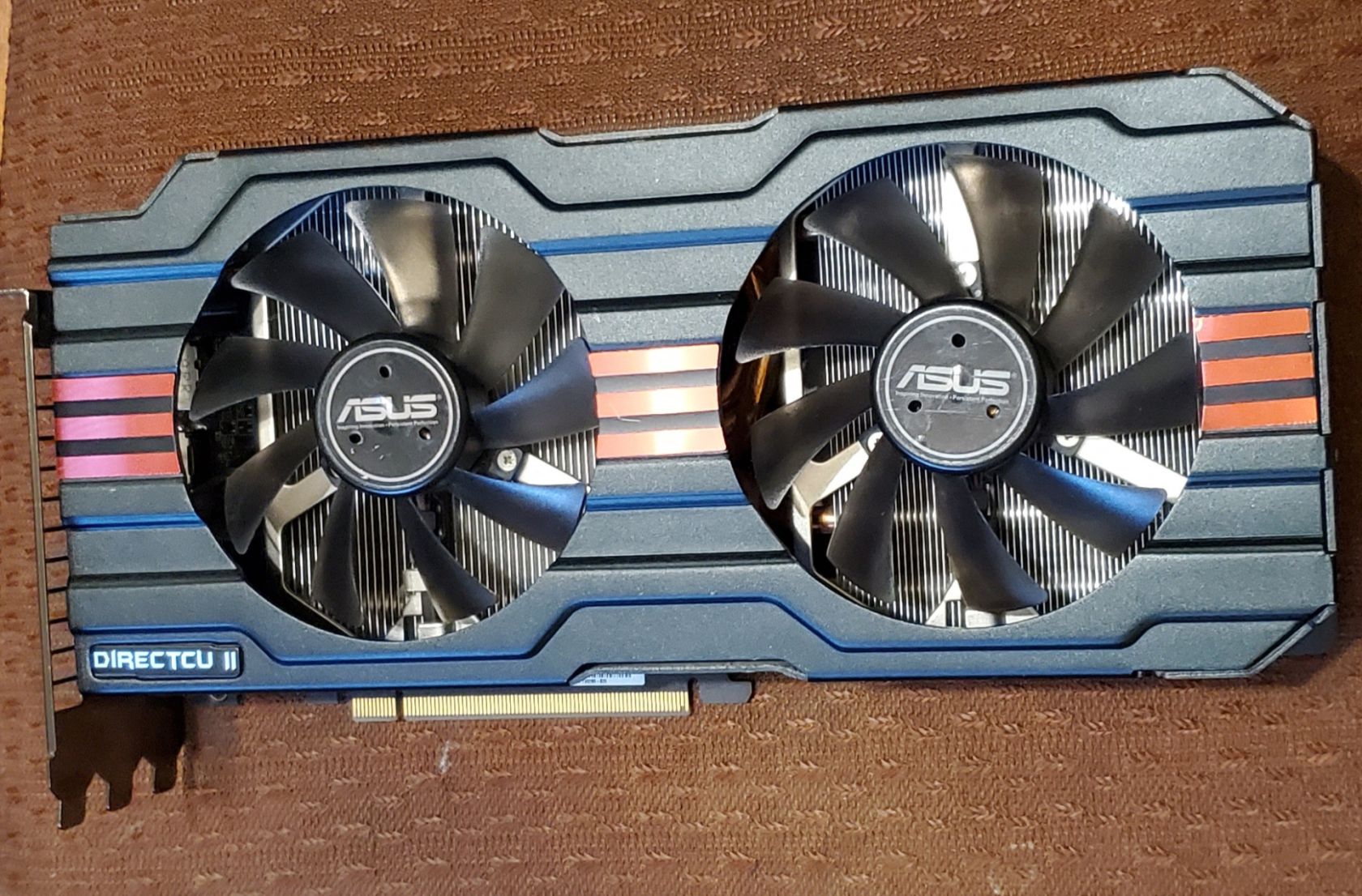 Видеокарта HD7950 3Gb Ddr5 Asus - фото фото фото 0