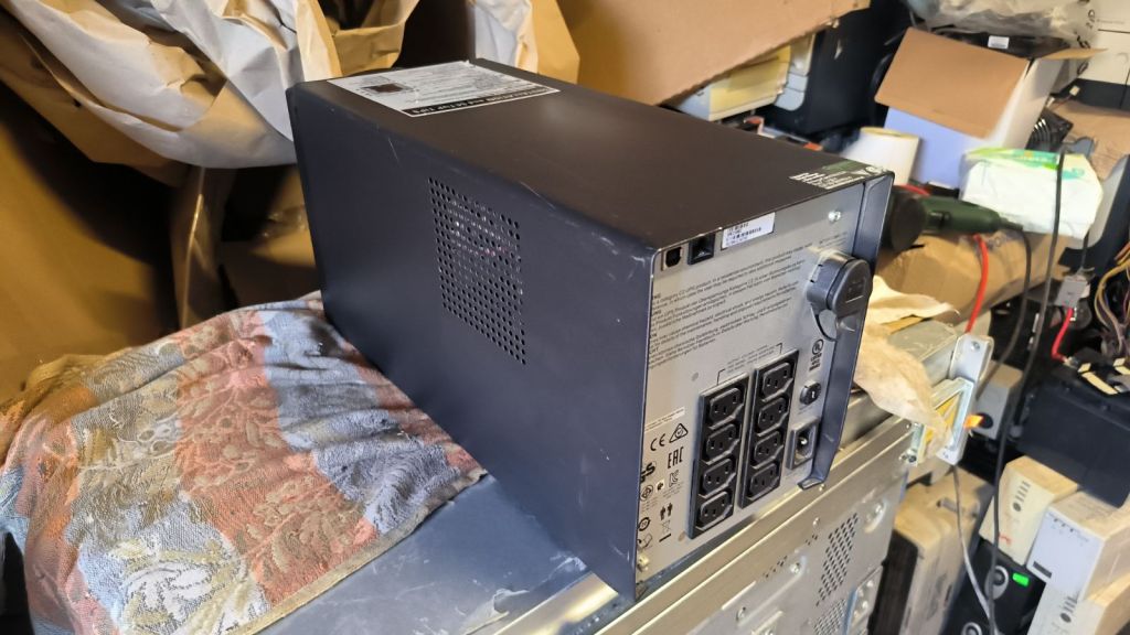 Бесперебійник ДБЖ APC Smart-UPS C1500 SMC1500I №2 - фото фото фото 3