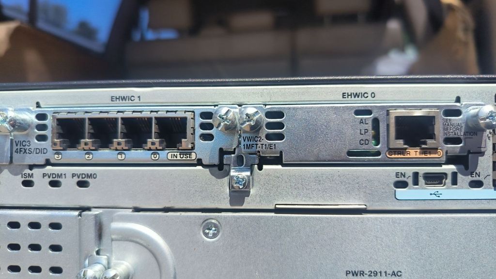 Маршрутизатор Cisco 2911+VIC3 4FXS/DID+VWIC2-1MFT-T1/E1 - фото фото фото 2