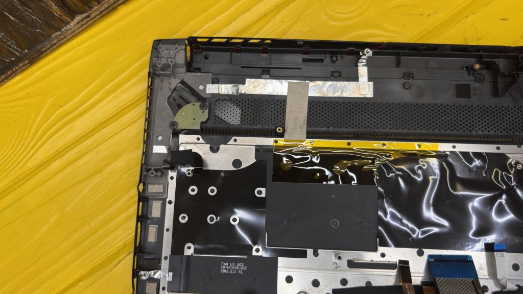 Топкейс в зборі Msi GS73  (1)  (1199) - фото фото фото 4