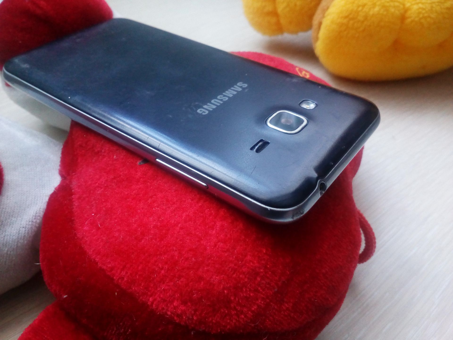 Телефон Samsung Galaxy J3    (SM-J320FN) - фото фото фото 4