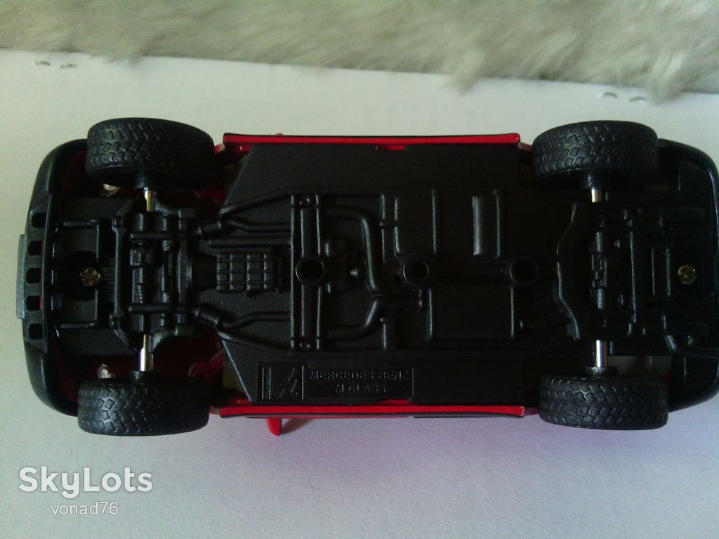 1/43 MERCEDES-BENZ M-Class ML 320. CARARAMA. - фото фото фото 4
