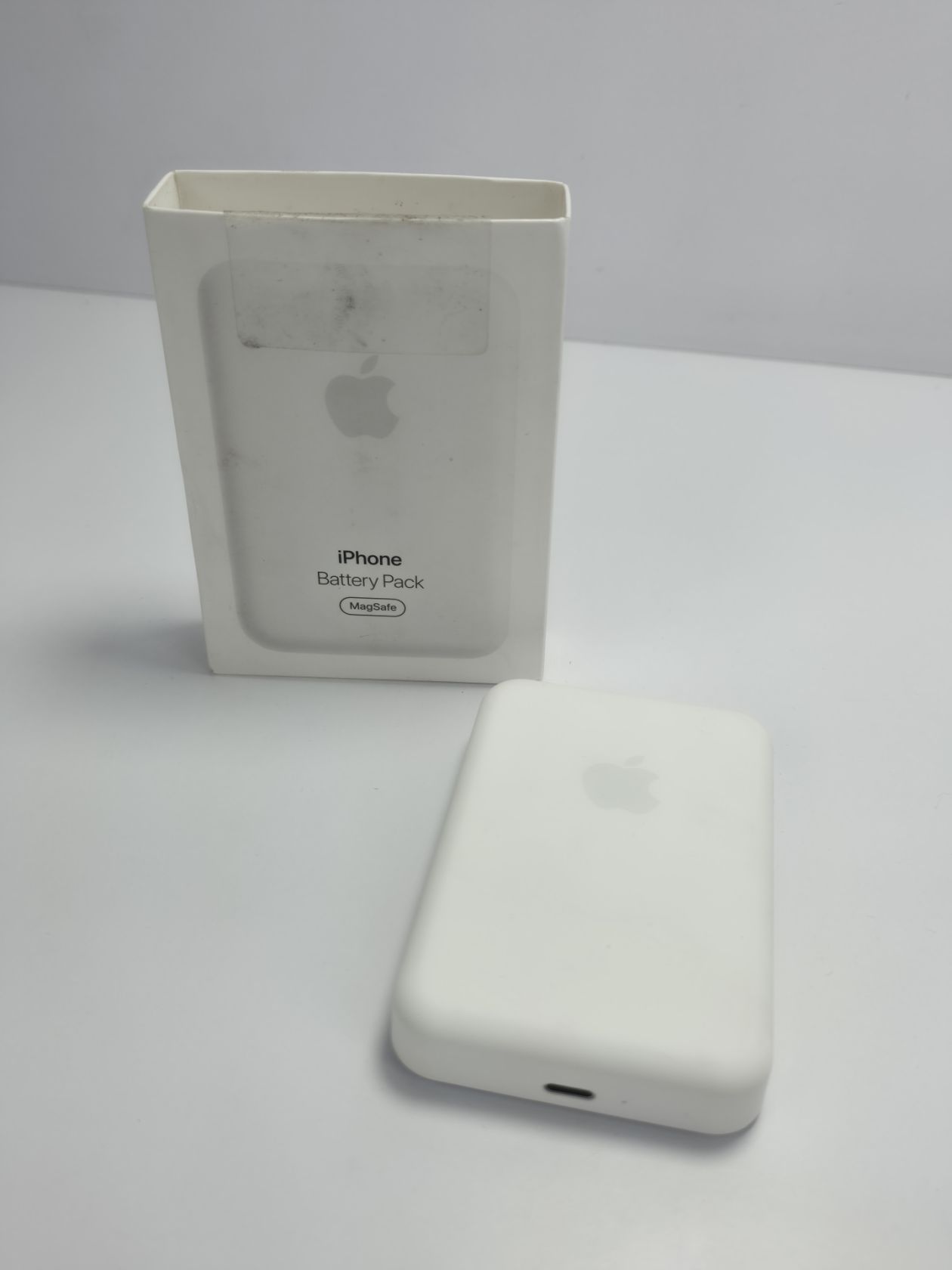 Комплект бездротових зарядних пристроїв Apple MagSafe Battery Pack та Beser A28 15 Вт - фото фото фото 4
