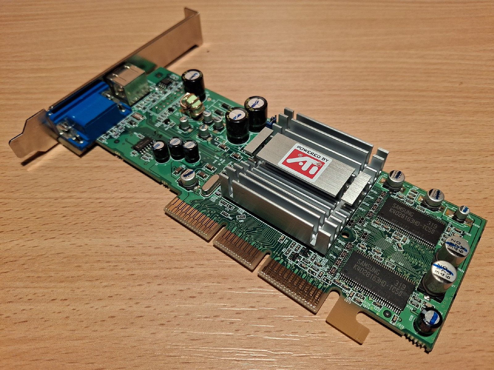 Видеокарта ATI Radeon 9200SE  (AGP 8x, 64Mb) - фото фото фото 4