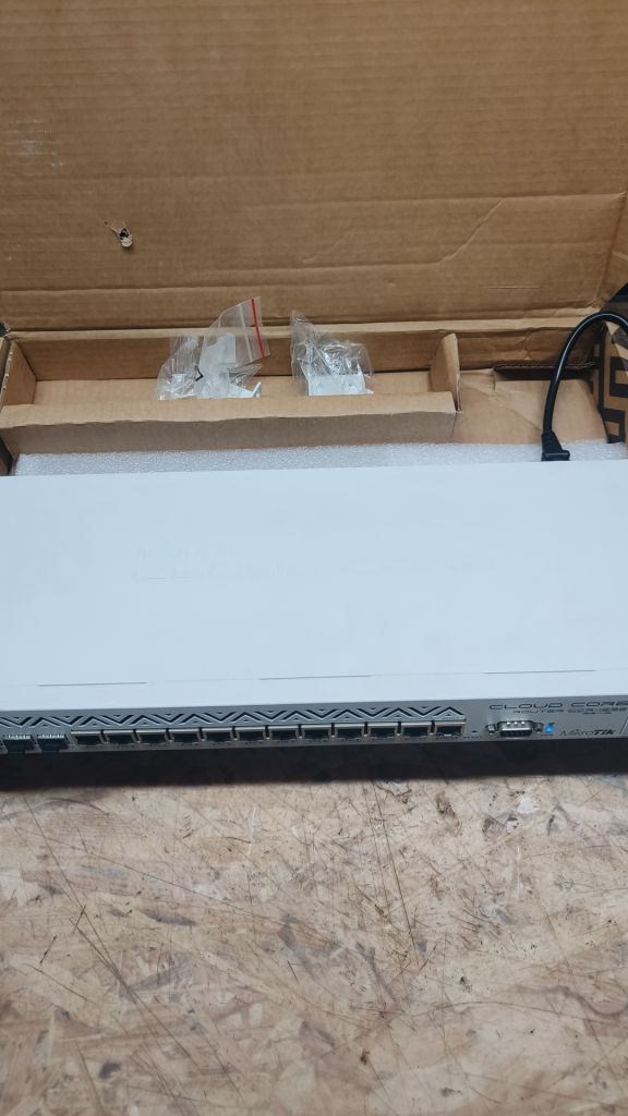 Лот Маршрутизатор MikroTik CCR1036-12G-4S - фото фото фото 3
