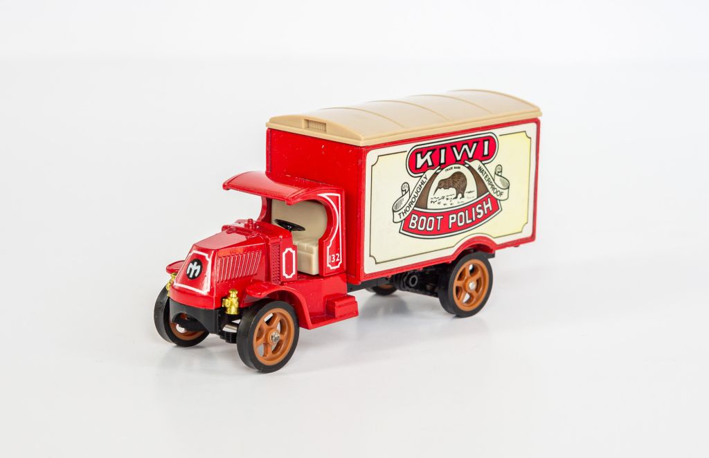 1:43 Mack model AC 1920 Kiwi Boot Polish, MATCHBOX Y-30 1986 - фото фото фото 1