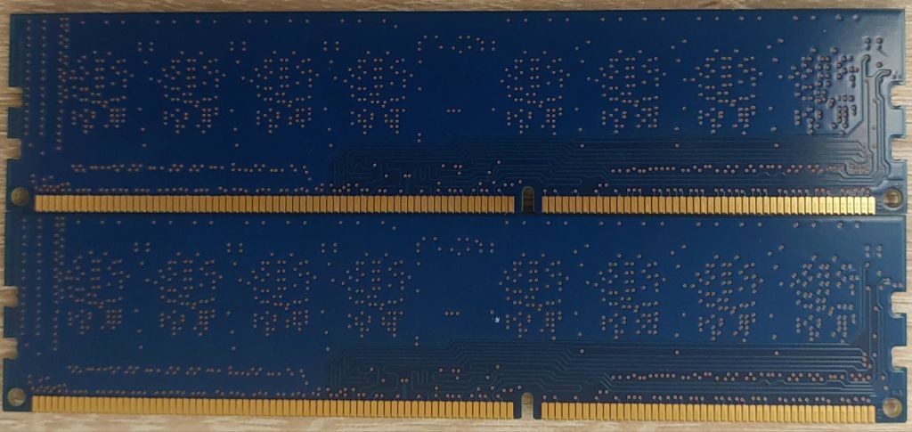 Оперативна пам'ять SK hynix DDR3 2GB 1600MHz   (HMT325U6EFR8C-PB) PC3-12800U-11-12-A1 Б/В код.6542 - фото фото фото 2