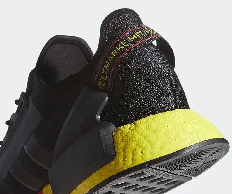 Кроссовки Adidas NMD R1 V2 Munchen  (FY1161) US8.5 - фото фото фото 1