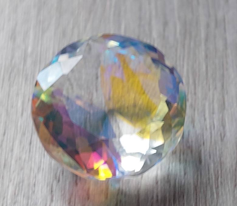 Радужный кварц 27.3 Ct - фото фото фото 1