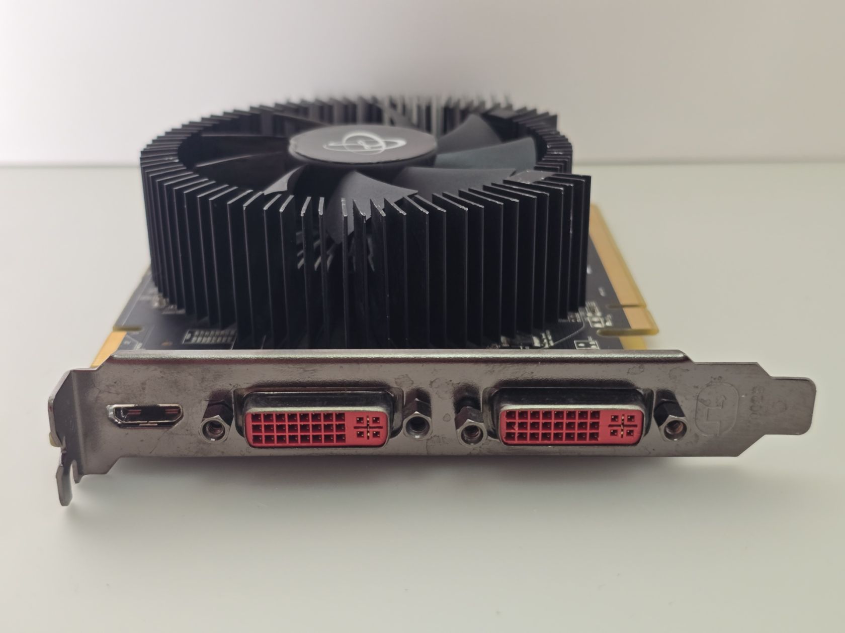 Відеокарта XFX Radeon HD 6770 1GB  (GDDR5,128 Bit,HDMI,PCI-Ex,Б/у) - фото фото фото 1