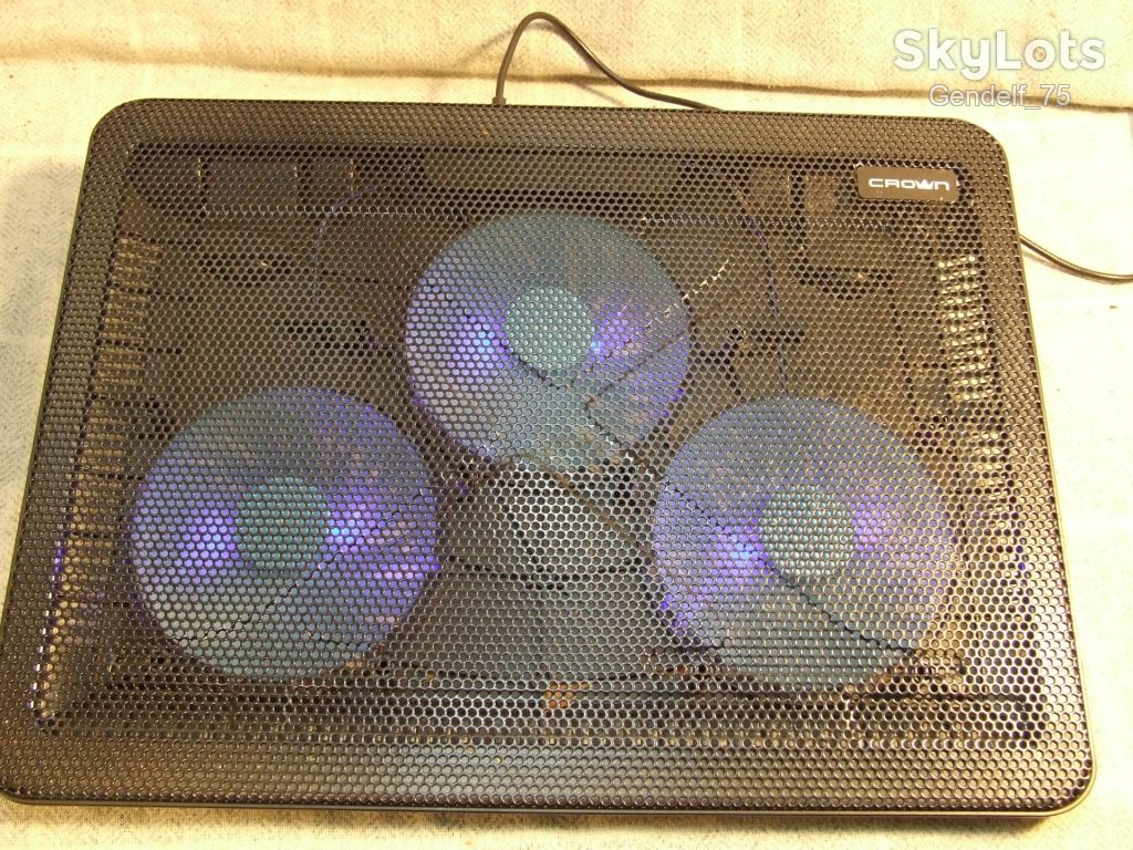 Подставку Crown Micro CMLC-1043T для охлаждения ноутбука купить - фото фото фото 7