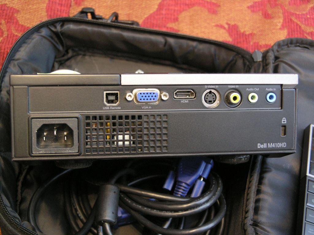 Небольшой но яркий HD DLP проектор DELL M410HD - фото фото фото 3