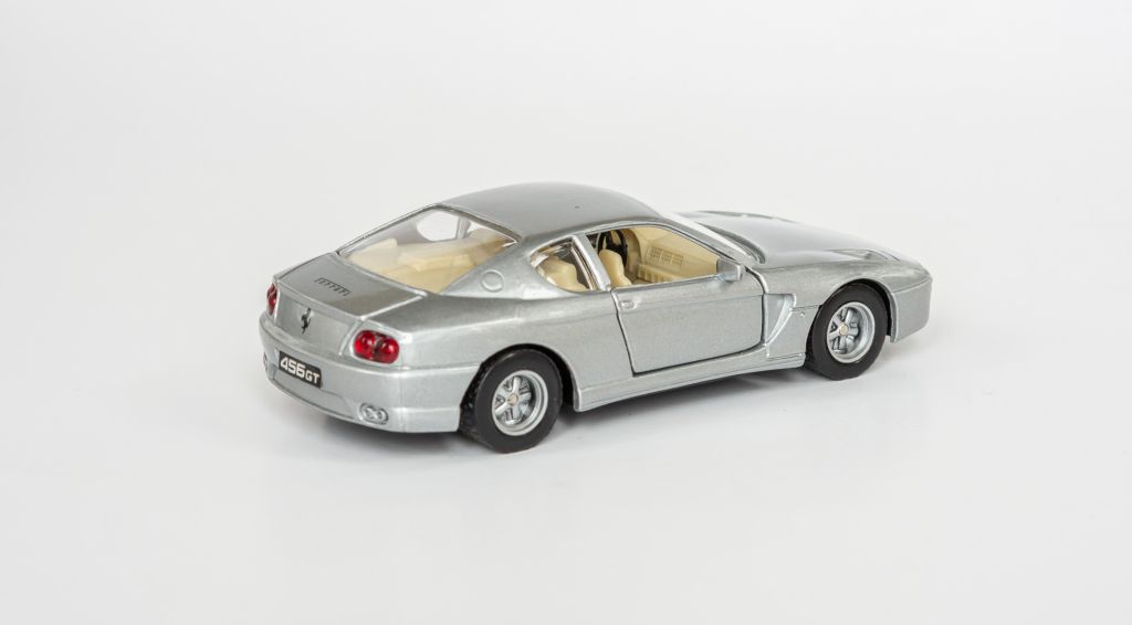1:39 Ferrari 456 GT 1992-98 silver, Maisto Shell Collezione - фото фото фото 5