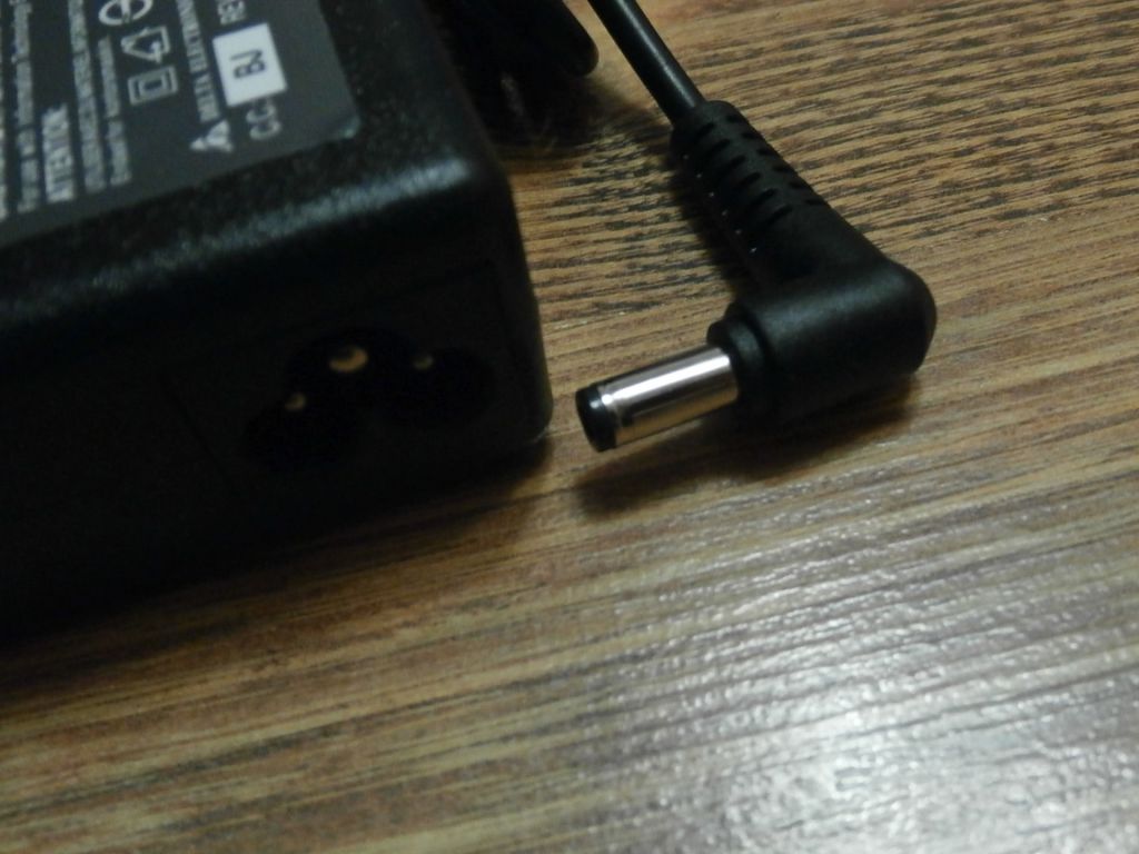 Блок питания для ноутбуков  TOSHIBA 19V 4.74A 5.5x2.5 - фото фото фото 2