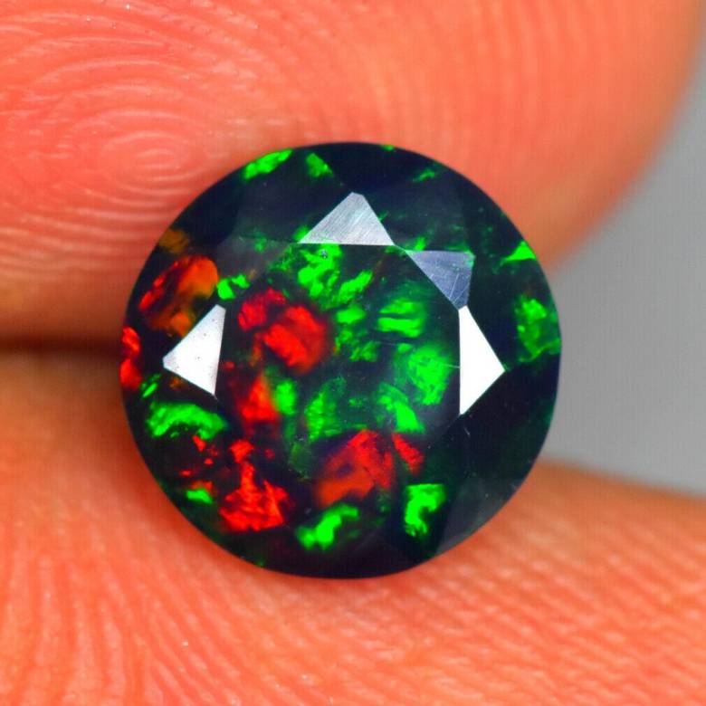 Черный опал 1.15 Ct   7.90 x 7.90 x 4.60 MM - фото фото фото 0