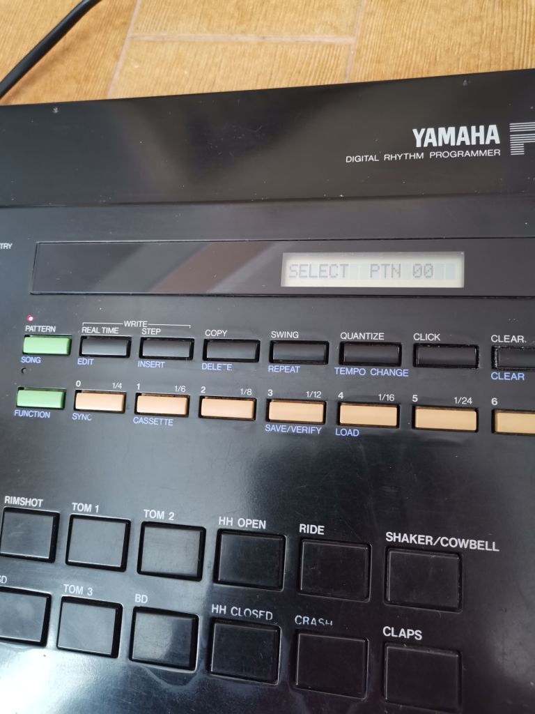 Ритм бокс драм машина Yamaha RX-15 Digital Rhythm Programmer - фото фото фото 4