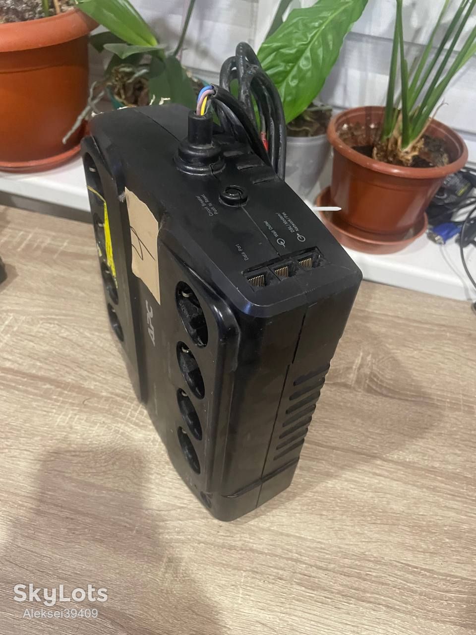 Джерело безперебійного живлення     (ИБП) APC Back-UPS ES 550VA / 330W     (BE550G-RS) - фото фото фото 1